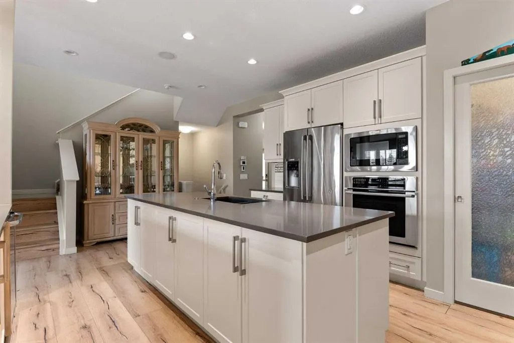 220 Auburn Meadows Crescent SE
