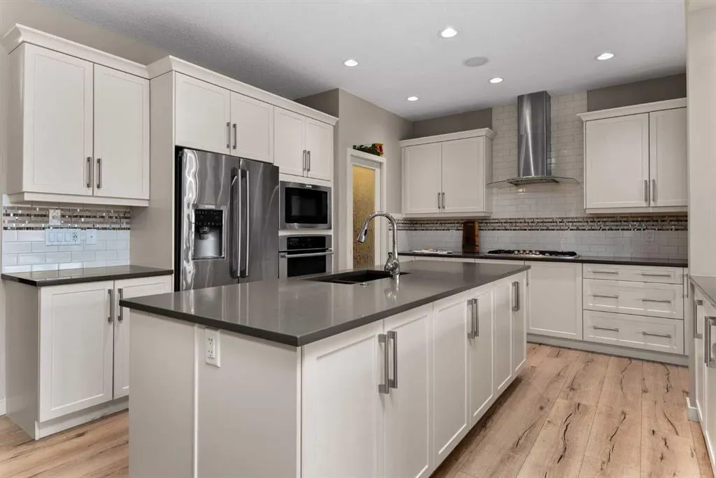 220 Auburn Meadows Crescent SE