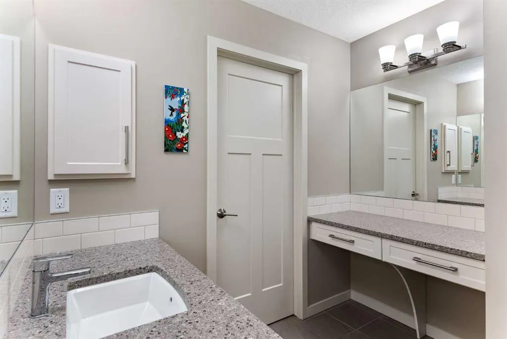 220 Auburn Meadows Crescent SE