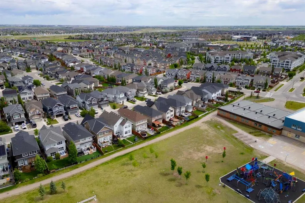 220 Auburn Meadows Crescent SE