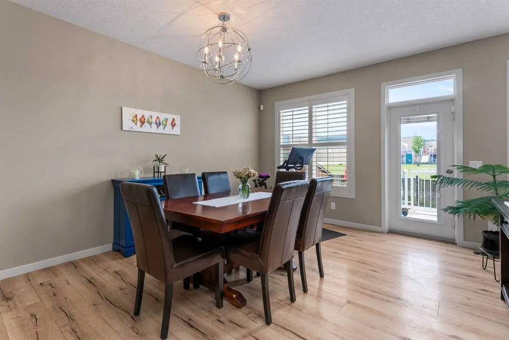 220 Auburn Meadows Crescent SE