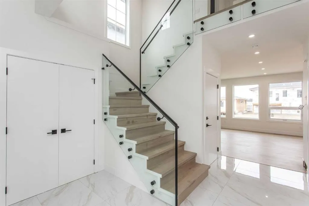 17 Thatcher Avenue