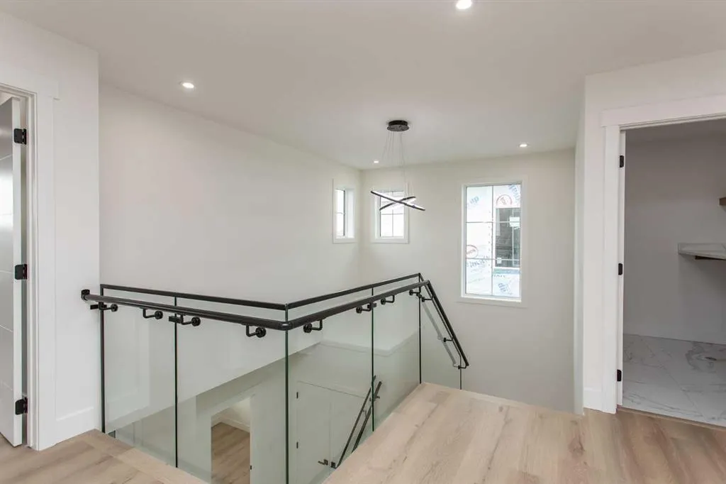 17 Thatcher Avenue