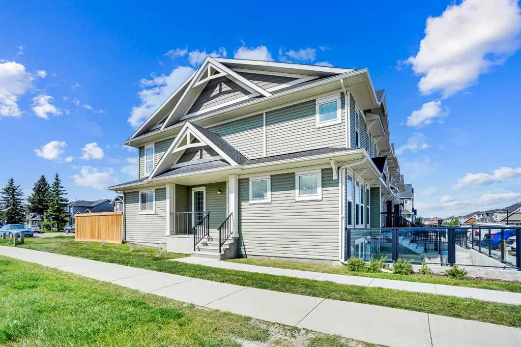 7451 Falconridge Boulevard NE, #1404