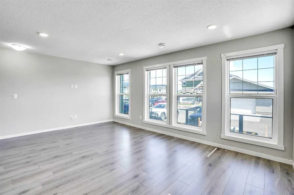 7451 Falconridge Boulevard NE, #1404