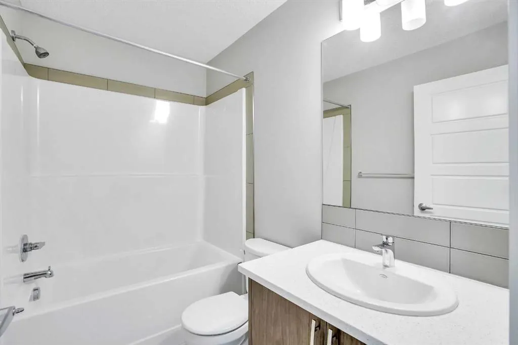 7451 Falconridge Boulevard NE, #1404