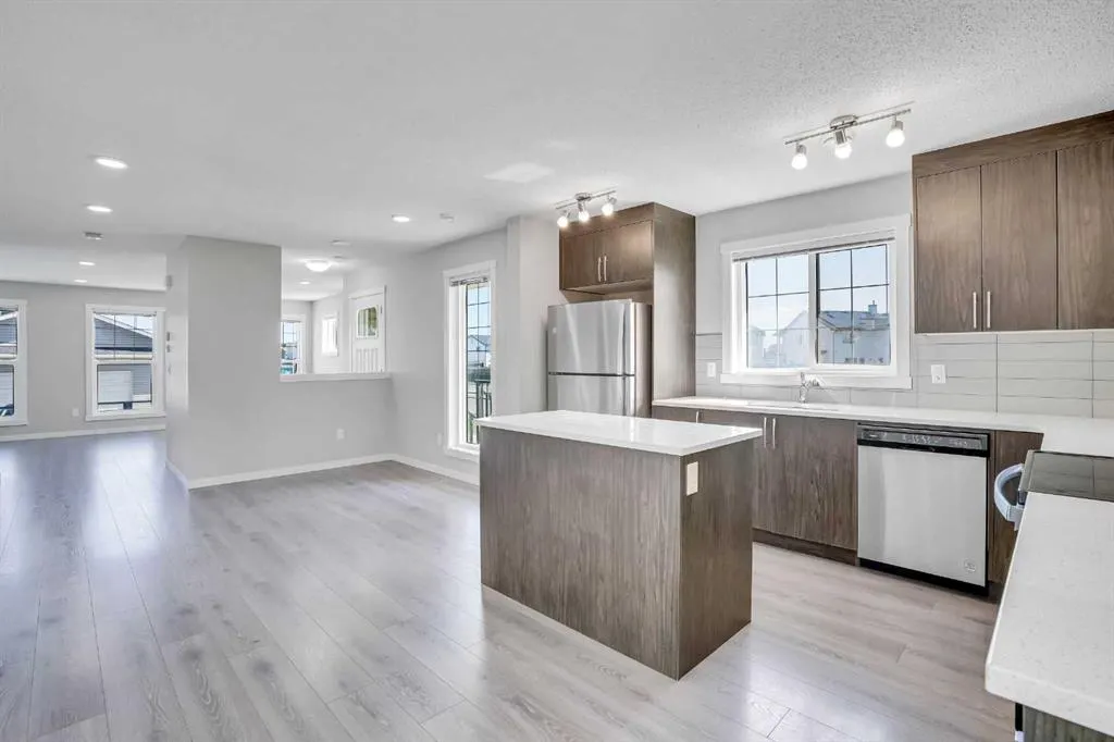 7451 Falconridge Boulevard NE, #1404