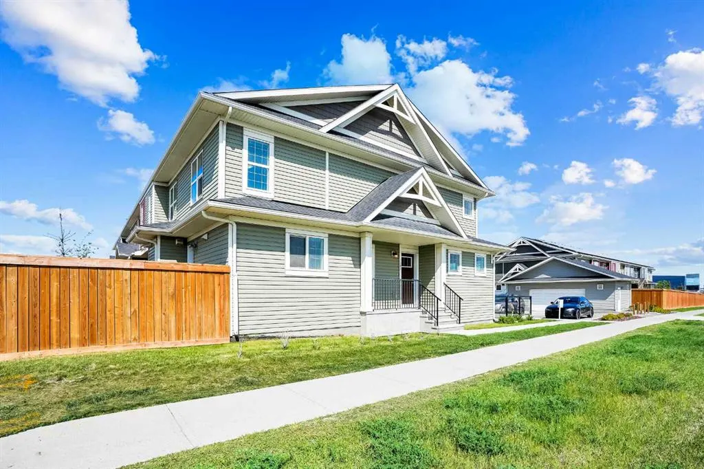 7451 Falconridge Boulevard NE, #1404