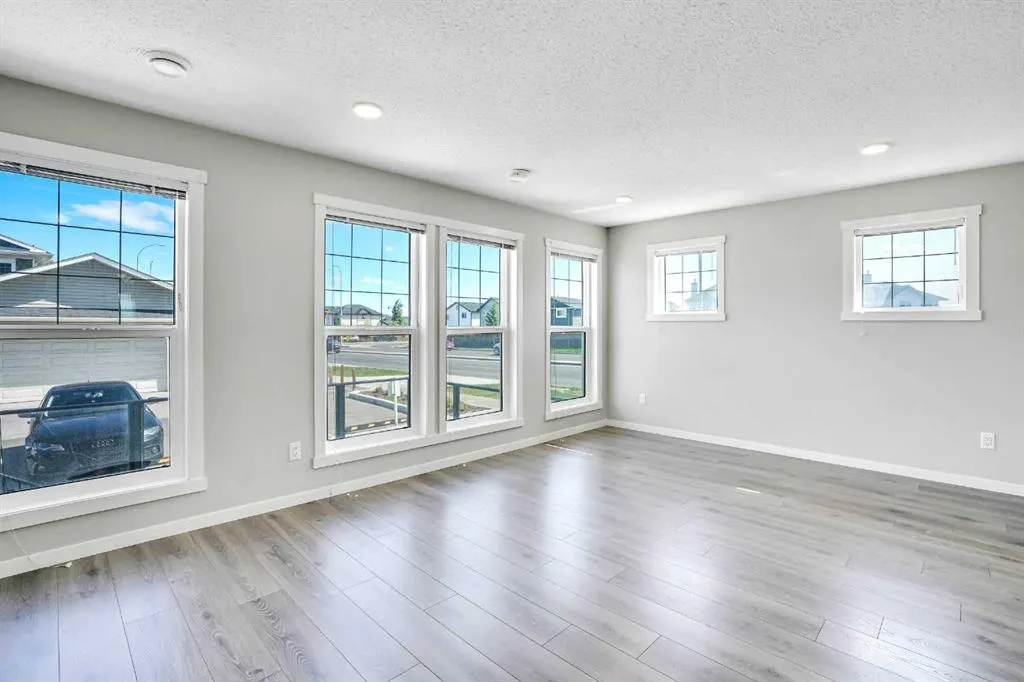 7451 Falconridge Boulevard NE, #1404