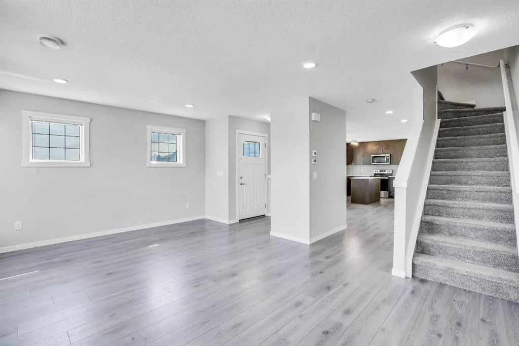 7451 Falconridge Boulevard NE, #1404