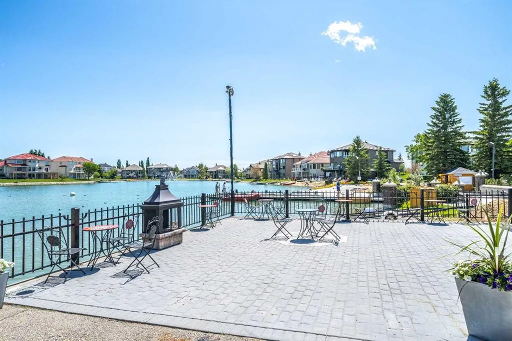 125 Arbour Lake Court NW