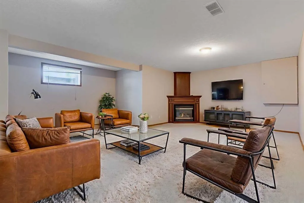 48 Tuscany Village Court NW