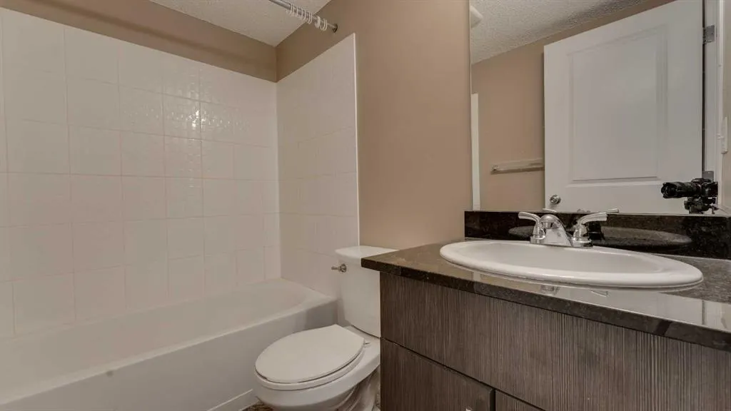 2715 12 Avenue SE, #105