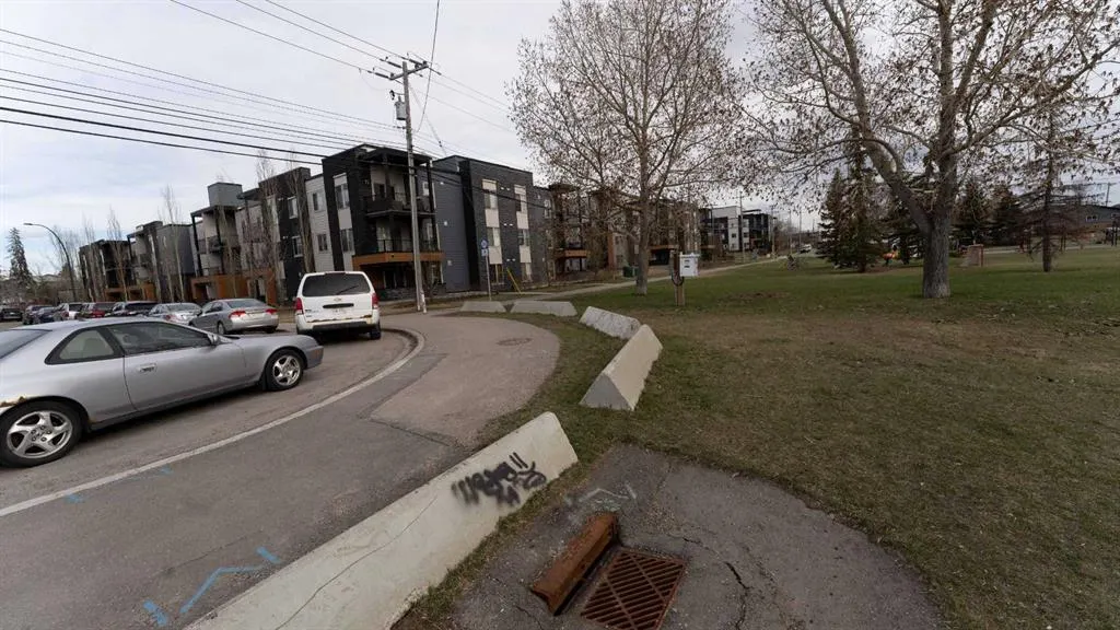 2715 12 Avenue SE, #105