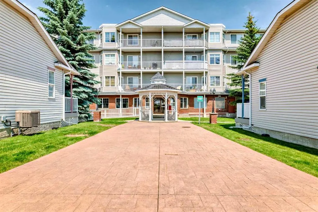 8 Prestwick Pond Terrace SE, #202