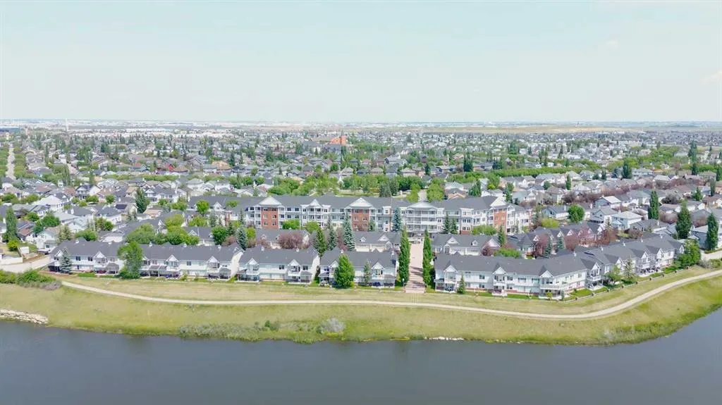 8 Prestwick Pond Terrace SE, #202