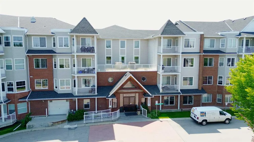 8 Prestwick Pond Terrace SE, #202