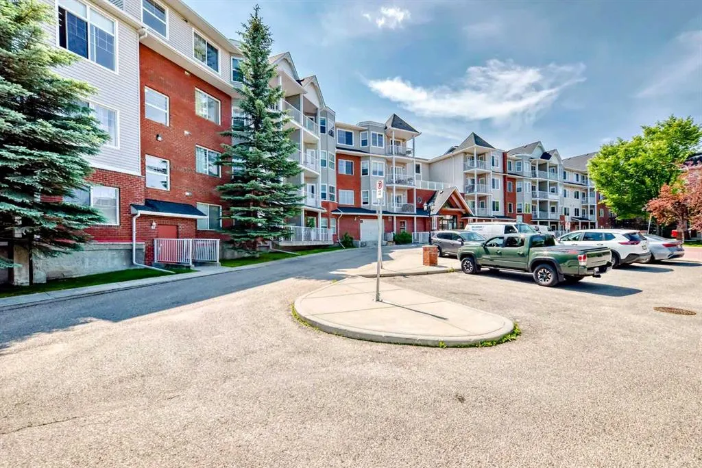 8 Prestwick Pond Terrace SE, #202