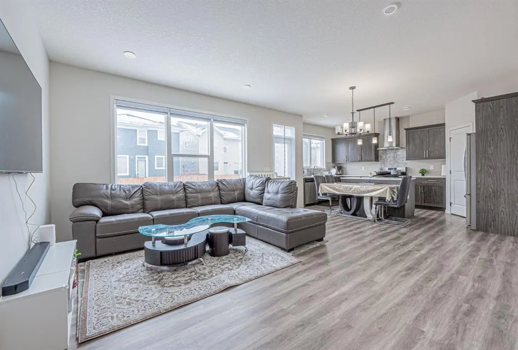 9 Red Sky Road NE