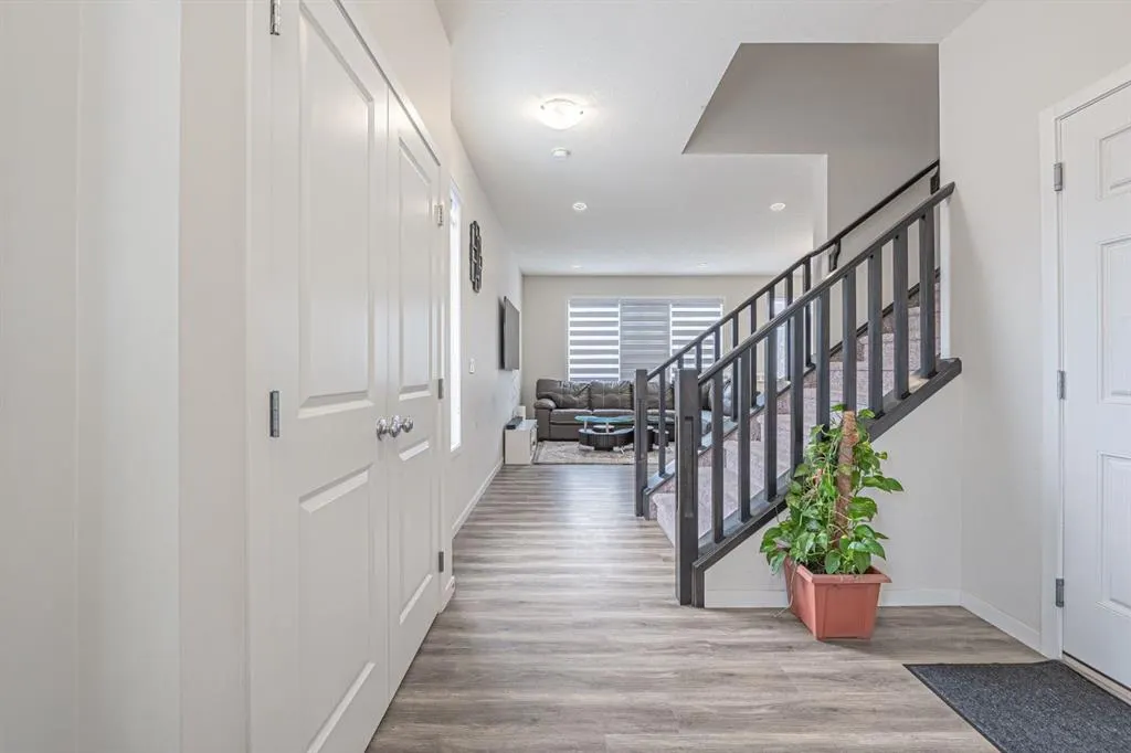 9 Red Sky Road NE