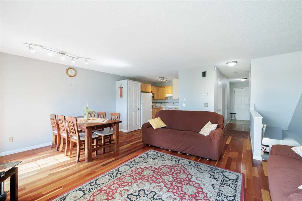 246 Taracove Place NE