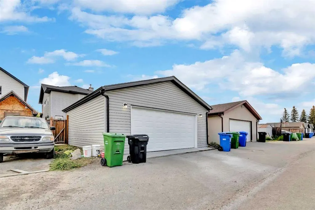 92 Tarington Way NE