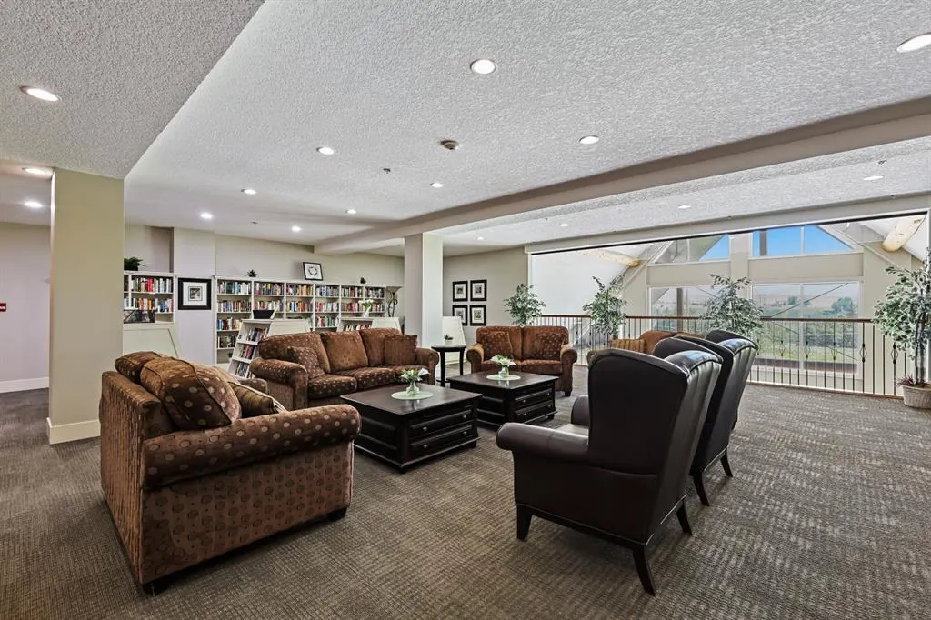 77 George Fox Trail, #107