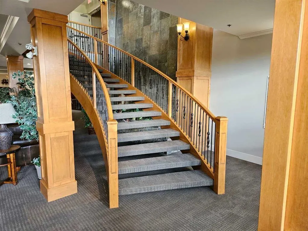 77 George Fox Trail, #107