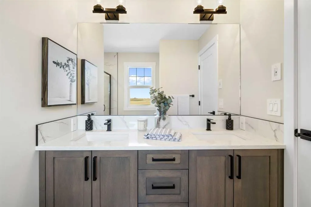 390 Kinniburgh Loop