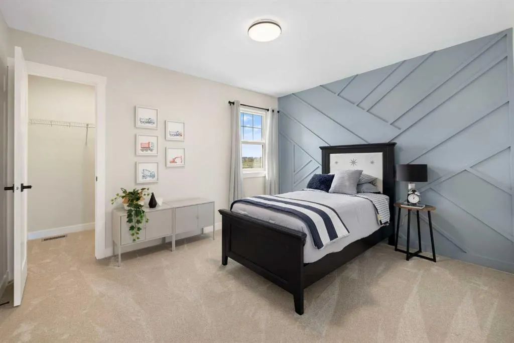 390 Kinniburgh Loop