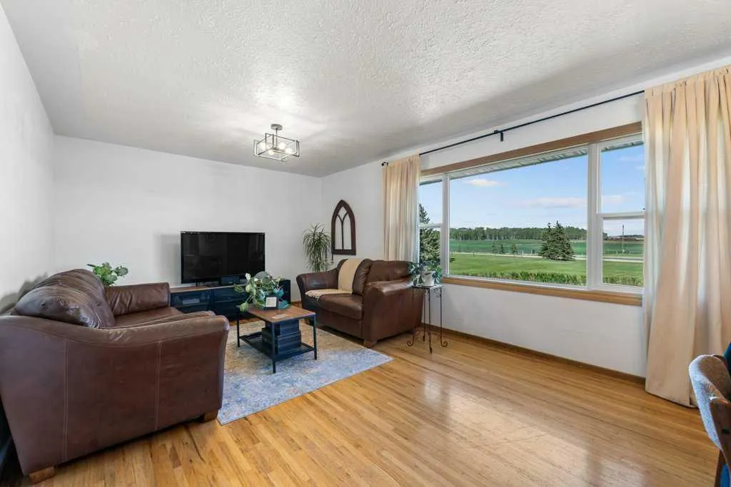 281025 Range Road 42