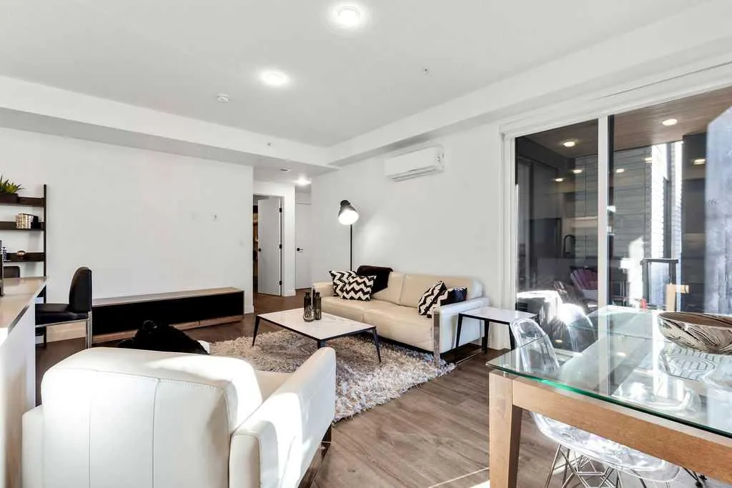 4138 University Avenue NW, #305