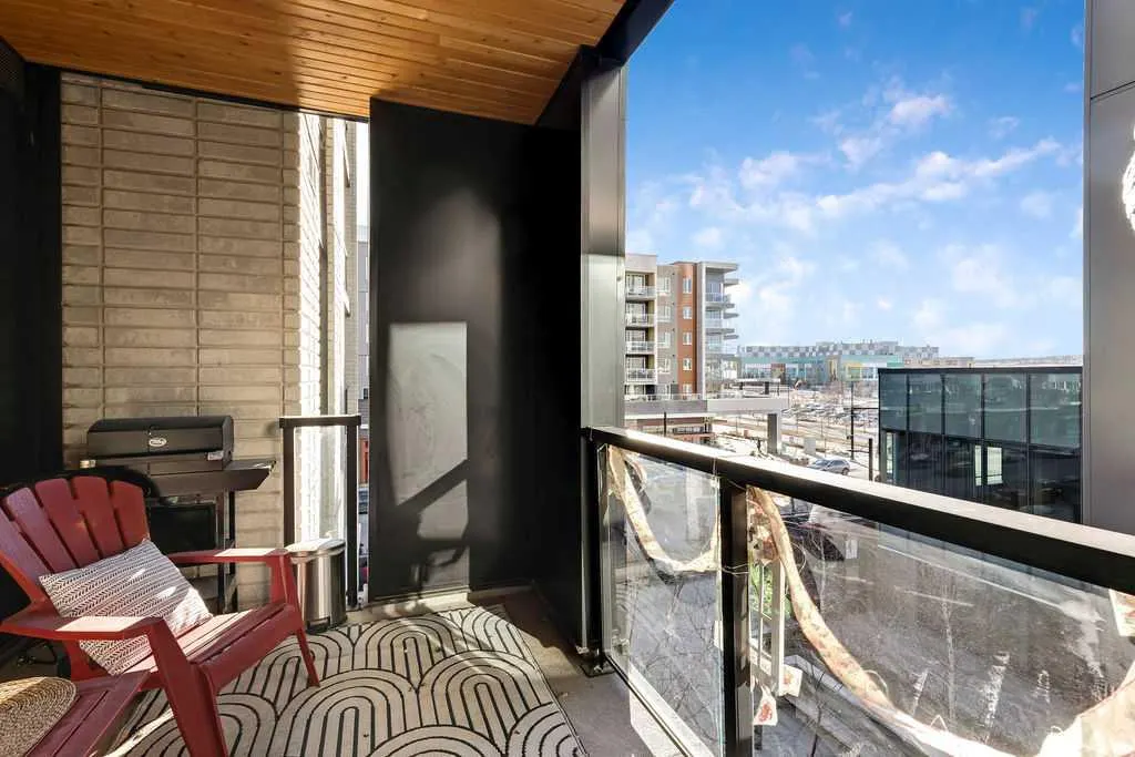 4138 University Avenue NW, #305