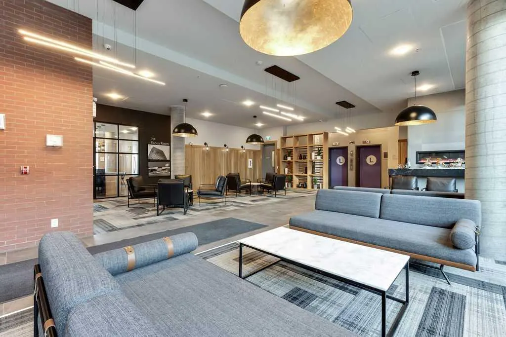 4138 University Avenue NW, #305