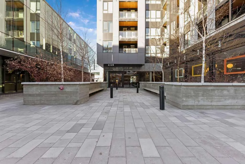 4138 University Avenue NW, #305