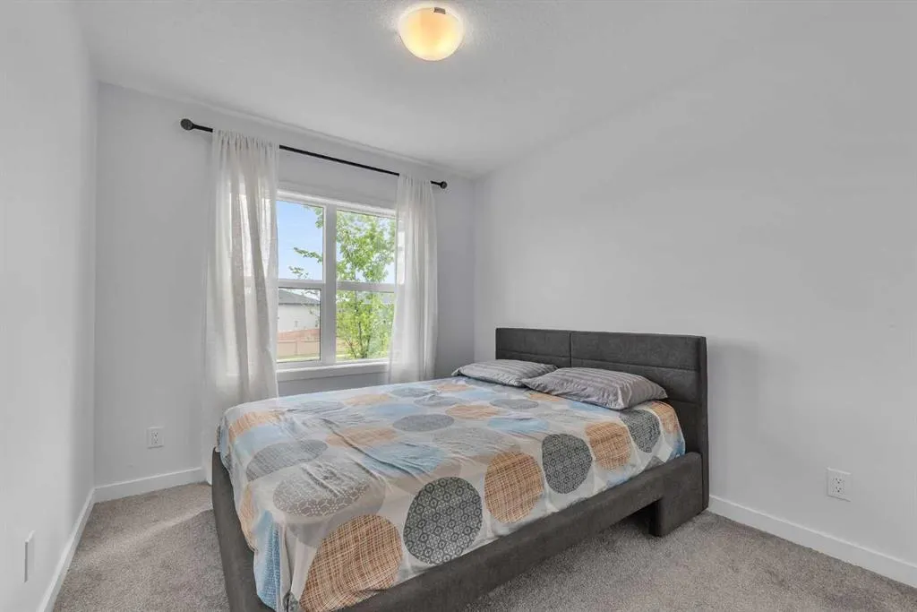 25 Evanscrest Mews NW, #407