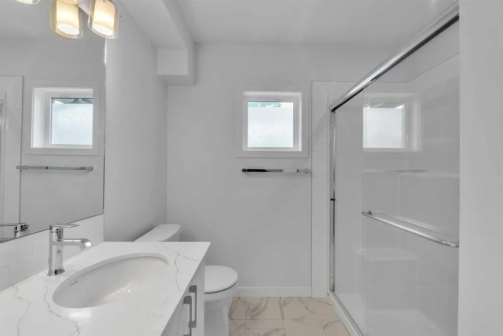 25 Evanscrest Mews NW, #407