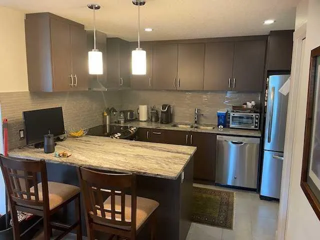 303 13 Avenue SW, #207