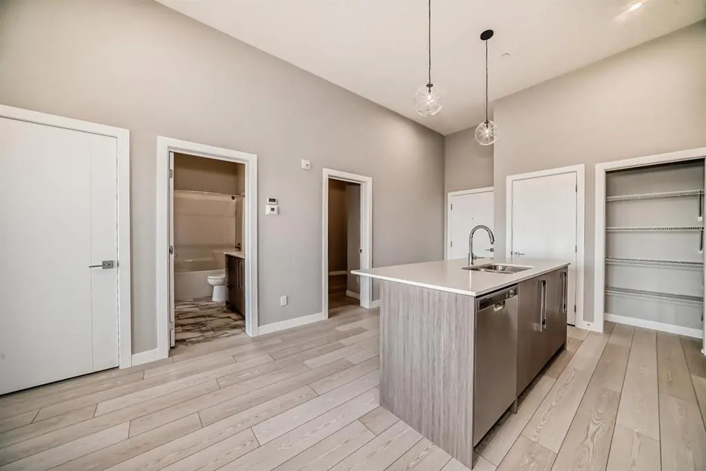 60 Skyview Ranch Road NE, #2117