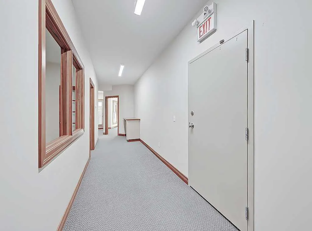 120 4 Avenue SW, #201