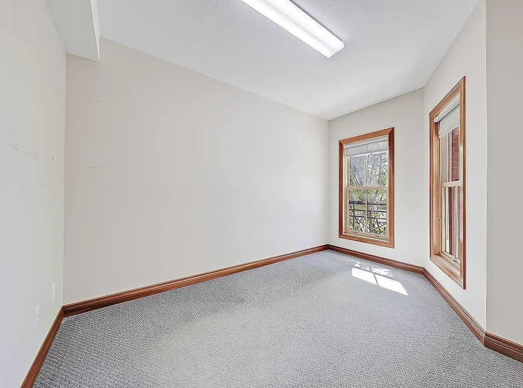120 4 Avenue SW, #201
