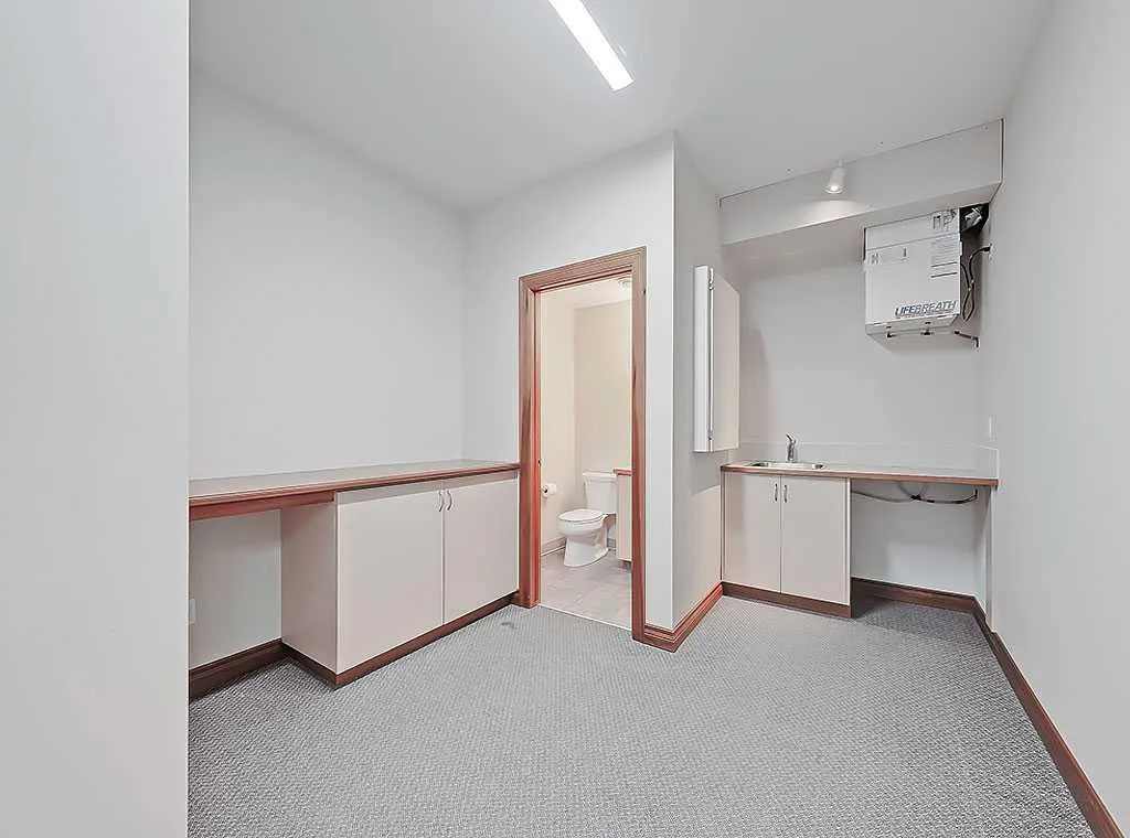 120 4 Avenue SW, #201