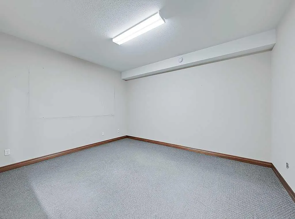 120 4 Avenue SW, #201