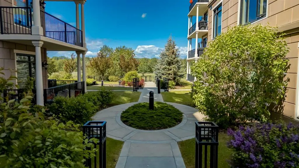 131 Quarry Way SE, #103