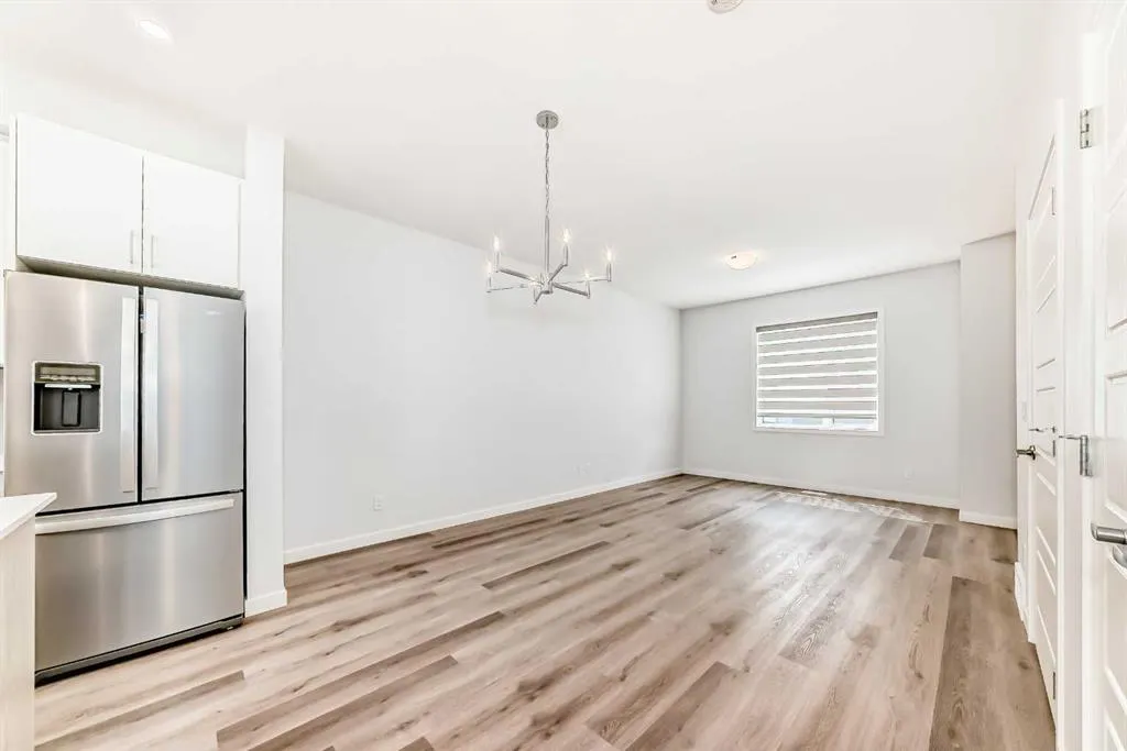 75 Evanscrest Common NW, #106