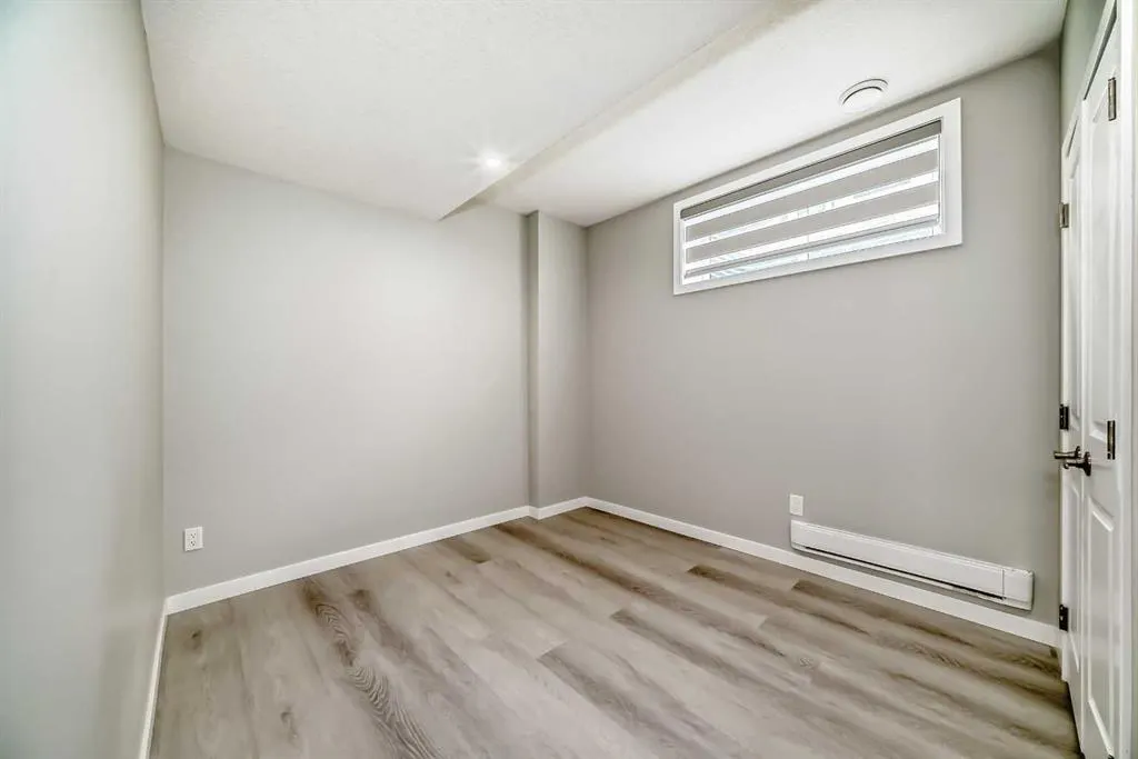 75 Evanscrest Common NW, #106