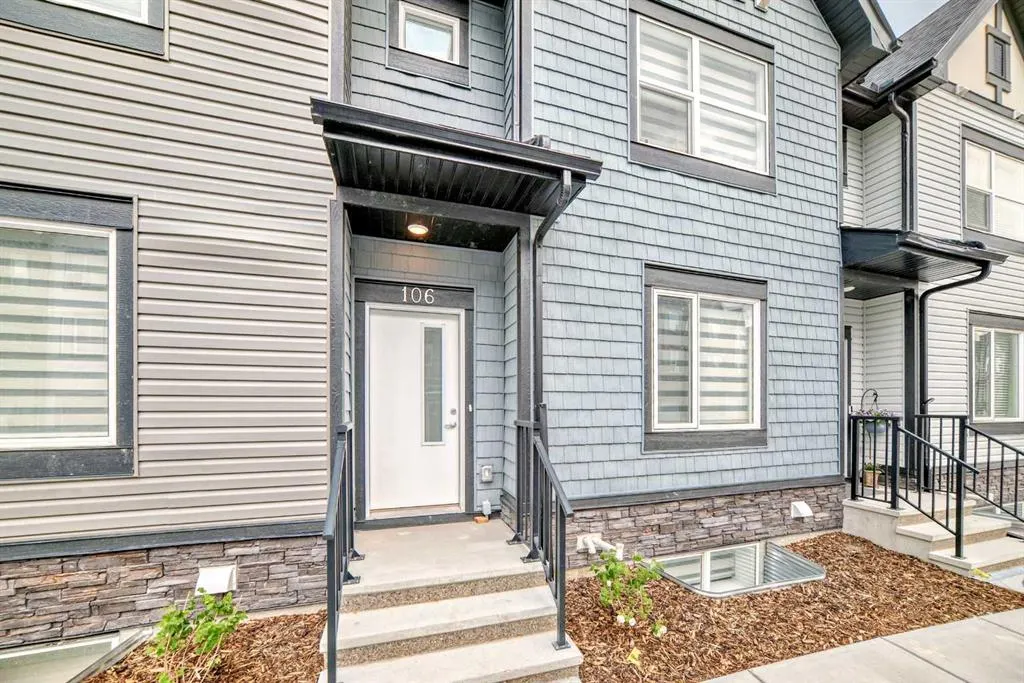 75 Evanscrest Common NW, #106