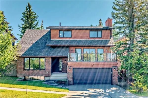 168 Hawksbrow Drive NW