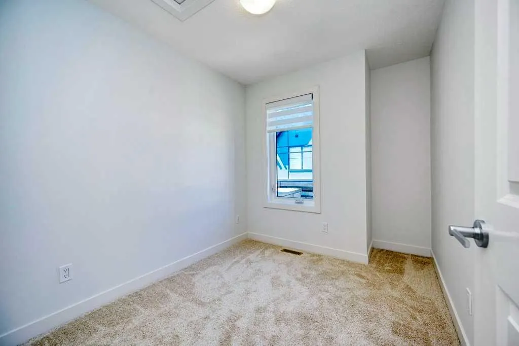 550 Seton Circle SE, #401