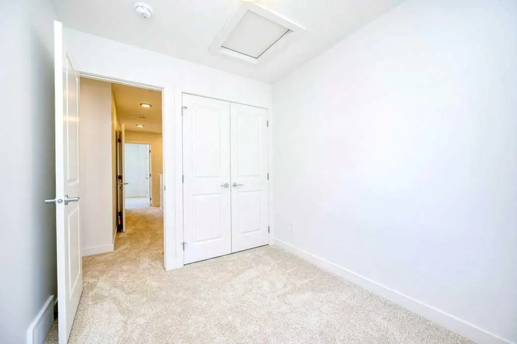 550 Seton Circle SE, #401